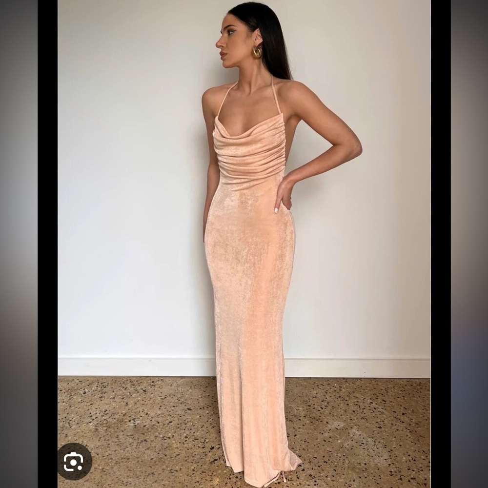 - Aliana gown - champagne. MELANI THE LABEL GOWN